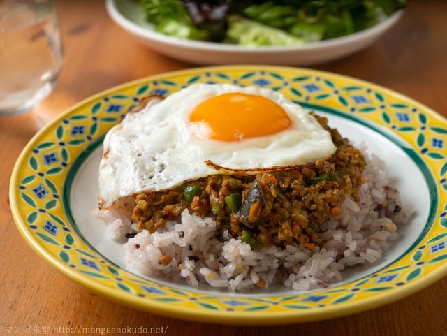 マンガ食堂 一食め きのう何食べた よしながふみ先生 のドライカレーとのりとサニーレタスのサラダ アル